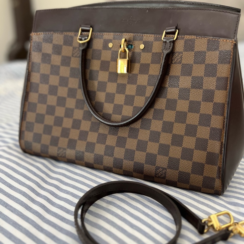 Louis Vuitton Handbag Authentic Pristine Condition - image 3